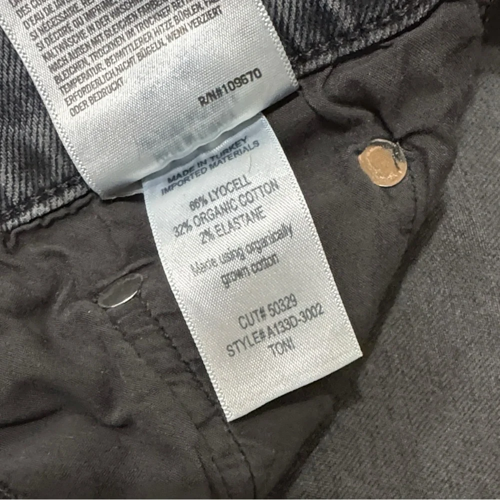 AGOLDE Toni Jeans in Feral - Picture 8 of 8